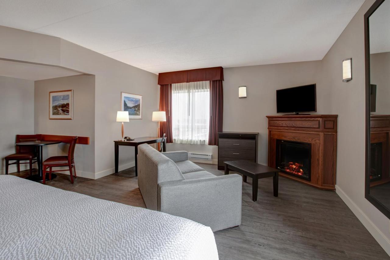 Days Inn & Suites By Wyndham Collingwood Exteriör bild