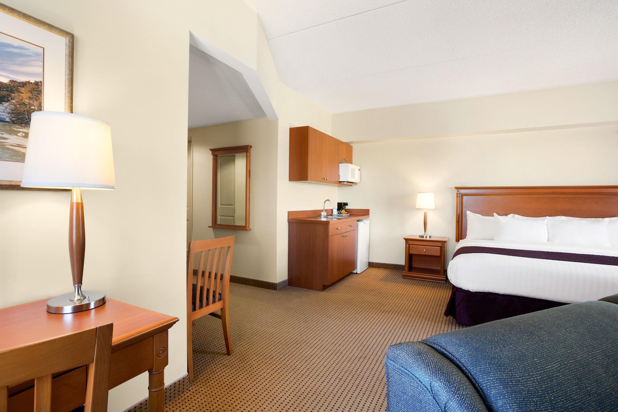 Days Inn & Suites By Wyndham Collingwood Exteriör bild