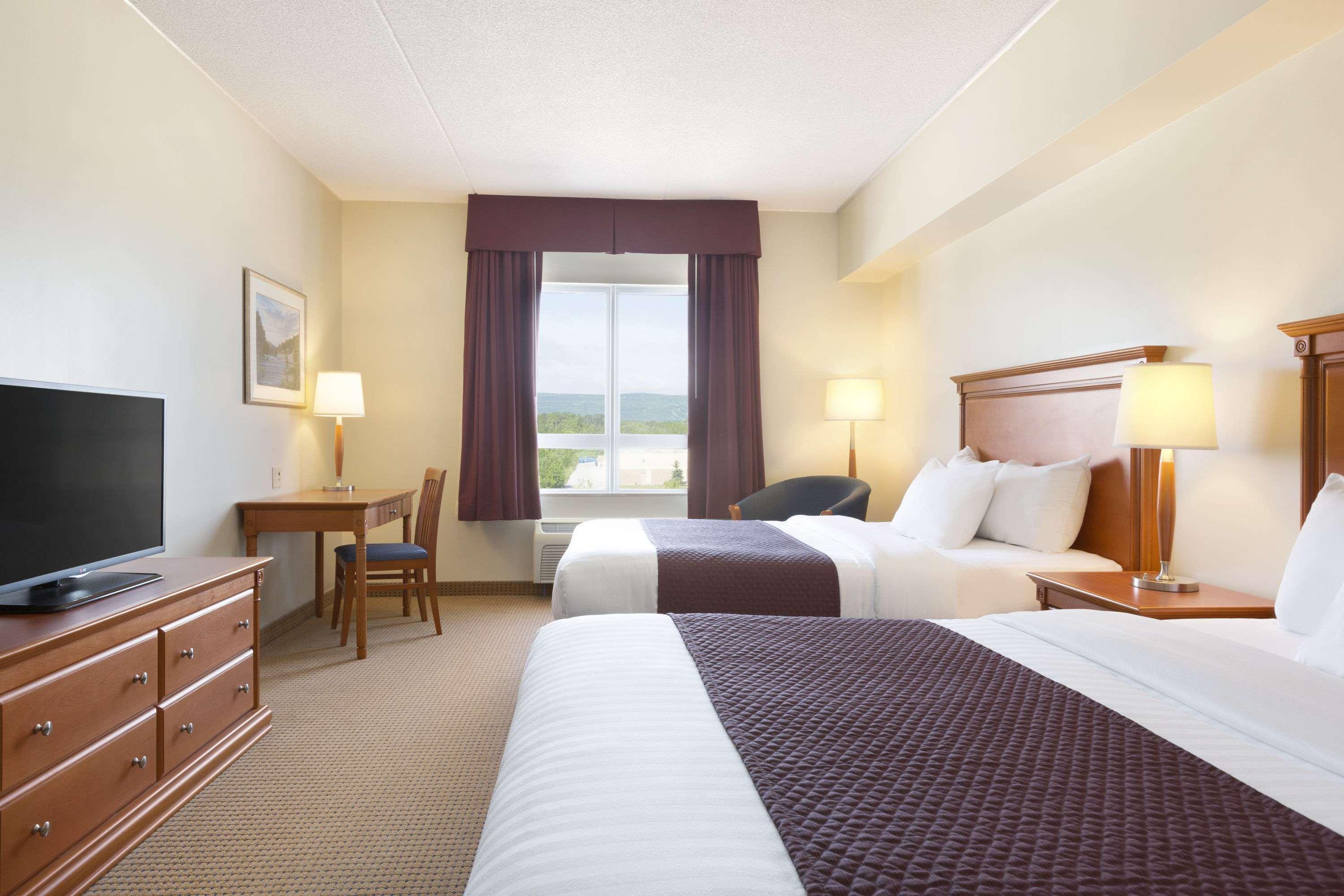Days Inn & Suites By Wyndham Collingwood Exteriör bild