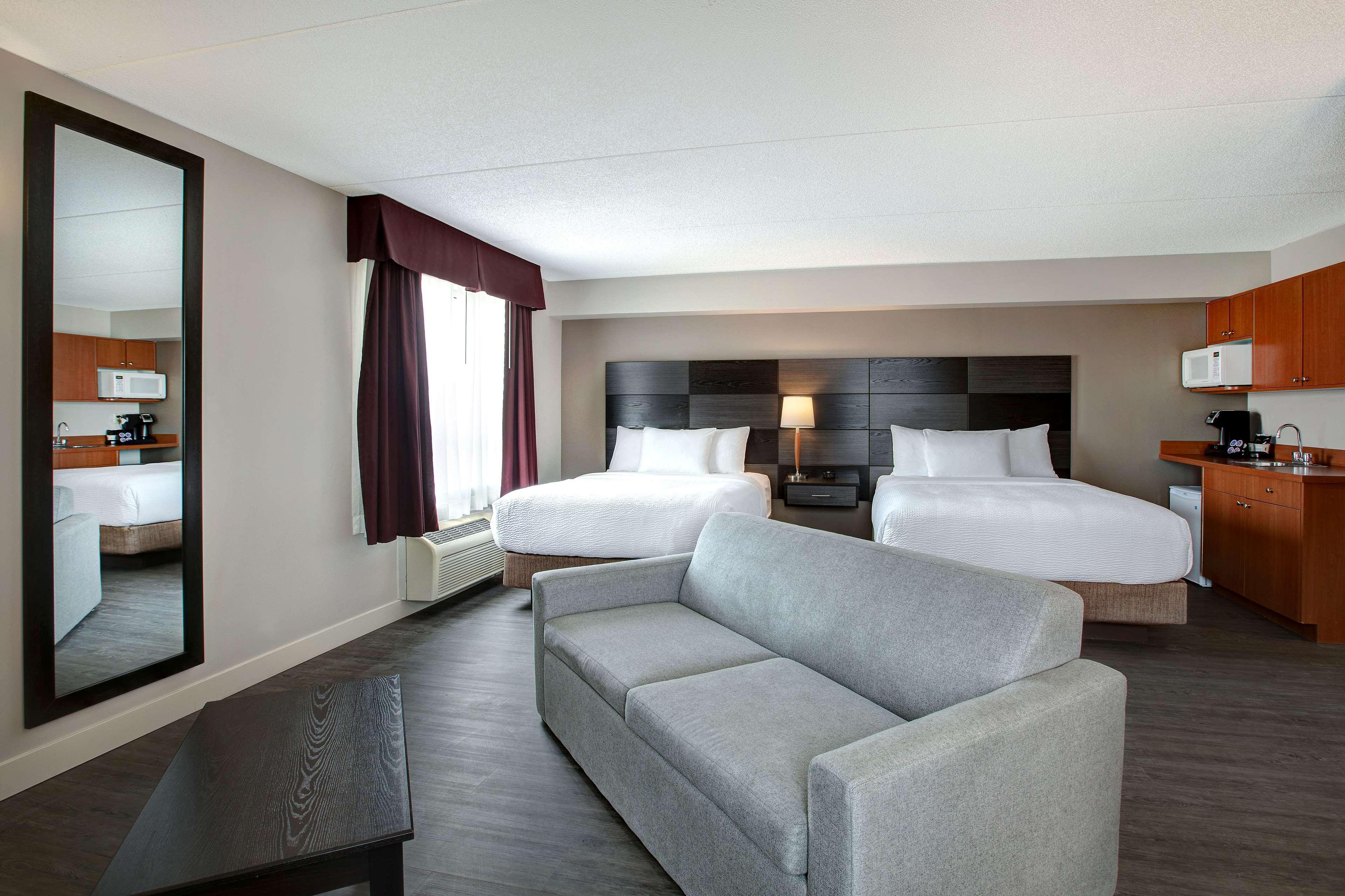Days Inn & Suites By Wyndham Collingwood Exteriör bild