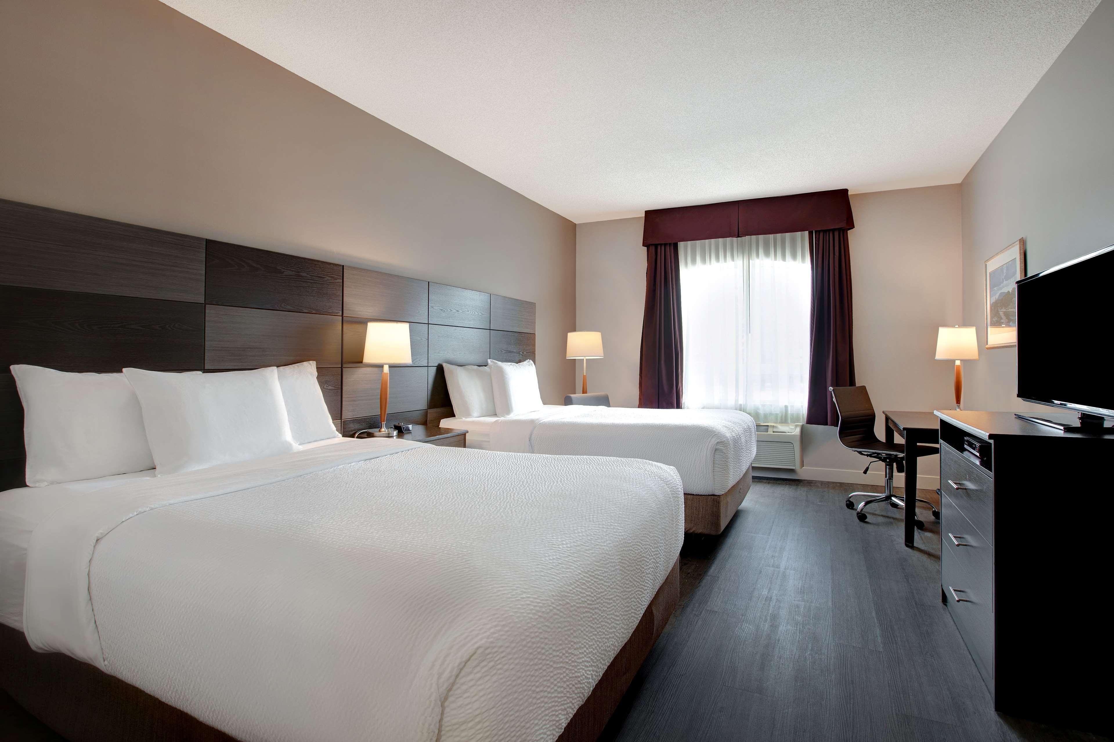 Days Inn & Suites By Wyndham Collingwood Exteriör bild