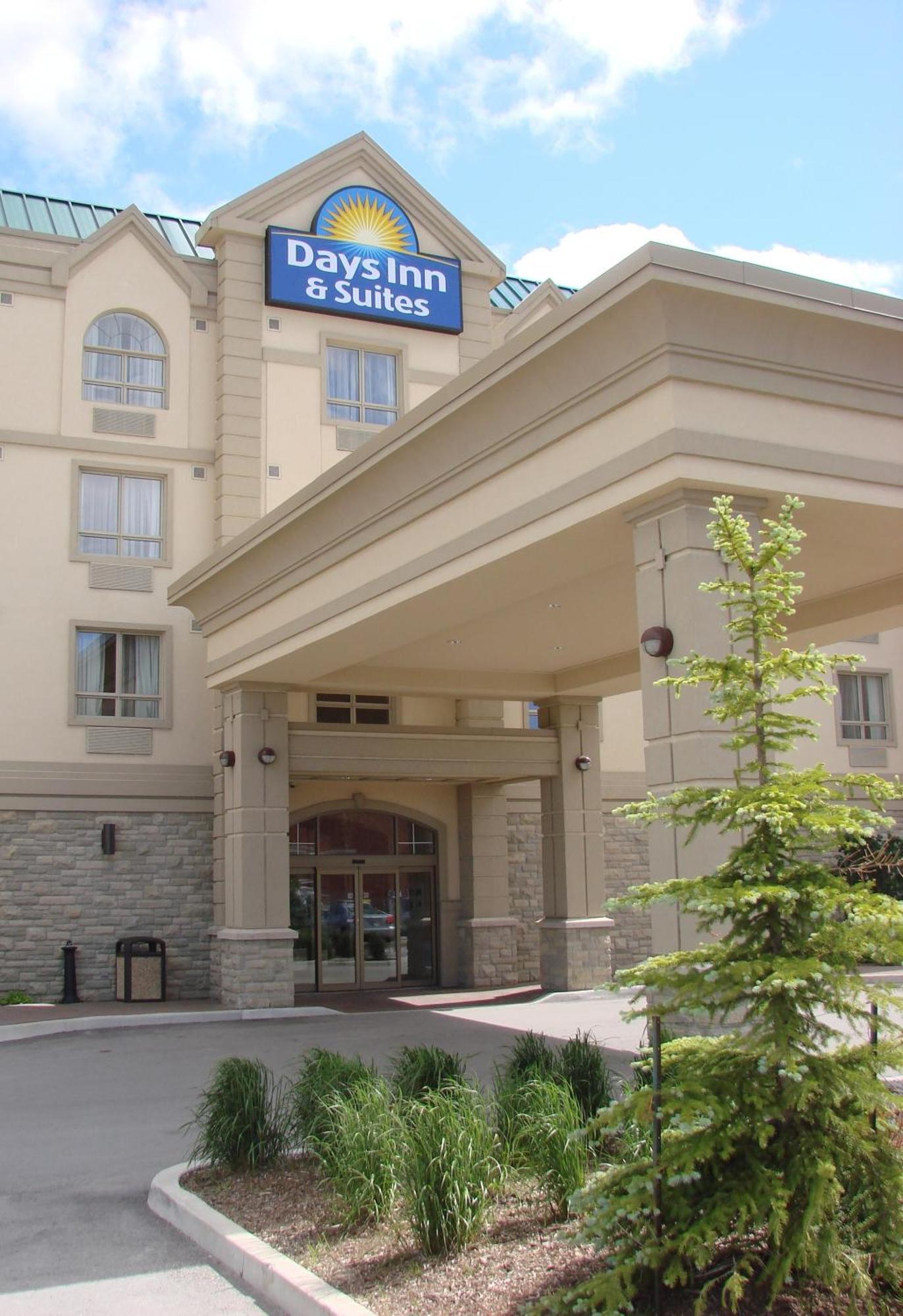 Days Inn & Suites By Wyndham Collingwood Exteriör bild