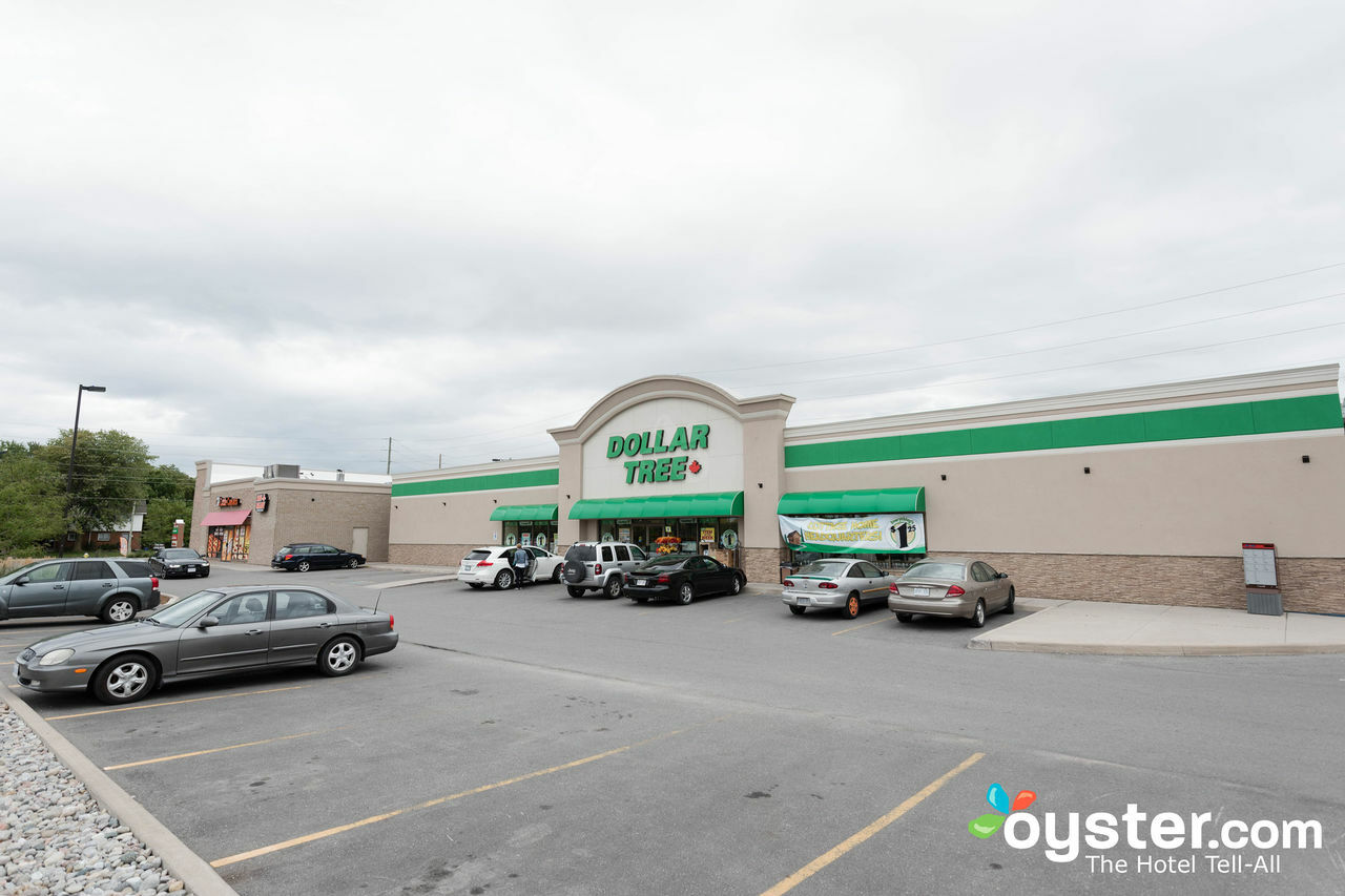 Days Inn & Suites By Wyndham Collingwood Exteriör bild